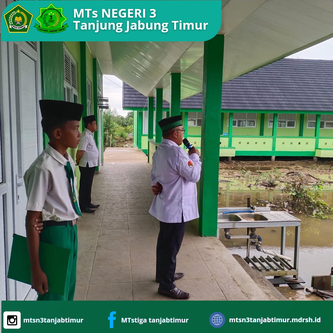 MTsN 3 Tanjung Jabung Timur Gelar Upacara Bendera Perdana Awal Semester Genap Tahun Ajaran 2024/ 2025