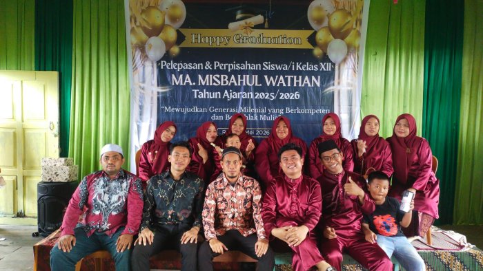 Guru MTsN Hadiri Acara Perpisahan dan Pelepasan Siswa Kelas XII MA Misbahul Wathan