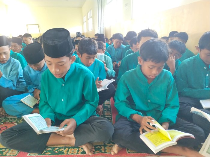 MTsN 3 Tanjung Jabung Timur Gelar Pembacaan Yasin Rutin Setiap Jumat Pagi