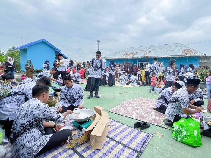 MTSN 3 Tanjung Jabung Timur Unjuk Kreativitas di Lomba Masak dan Sambung Lirik Dangdut HUT PGRI Kecamatan Mendahara
