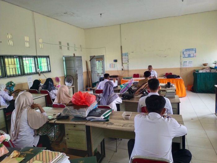 Matangkan Persiapan Tahun Ajaran Baru, MTsN 3 Tanjung Jabung Timur Gelar Rapat Pembagian Jam Mengajar Matangkan Persiapan Tahun Ajaran Baru, MTsN 3 Tanjung Jabung Timur Gelar Rapat Pembagian Jam Mengajar