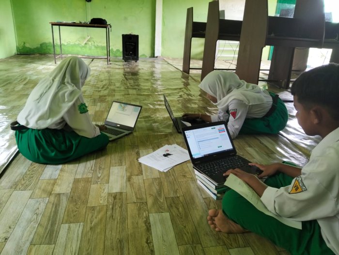 Peserta OMI Bidang IPS MTsN 3 Tanjung Jabung Timur Gelar Simulasi Hadapi Olimpiade Tingkat Kabupaten