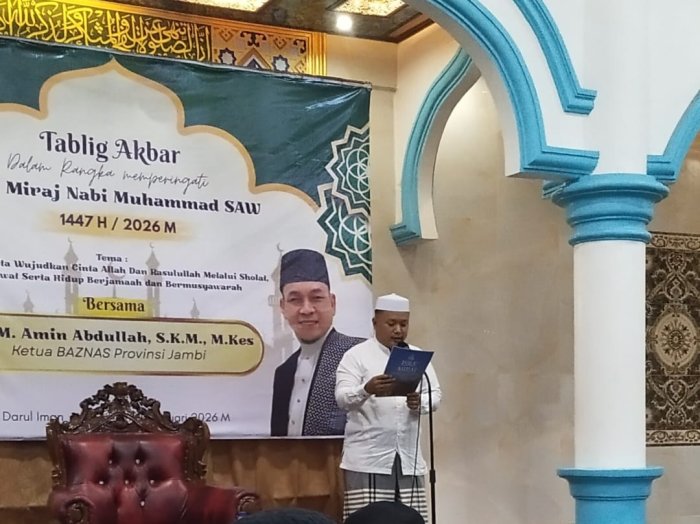 Dipercaya Pimpin Acara, Jamel Rafsanjani Guru MTsN 3 Tanjung Jabung Timur Jadi MC Isra Miraj di Masjid Agung