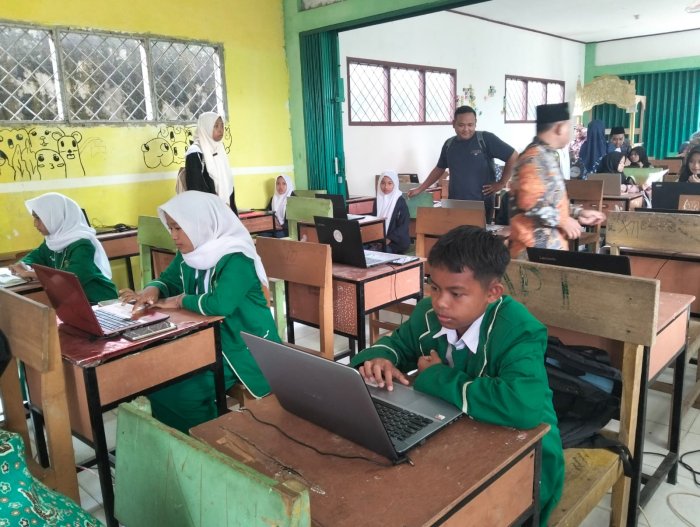 Siswa MTsN 3 Tanjung Jabung Timur Berpartisipasi dalam OMI IPS Tingkat Kabupaten