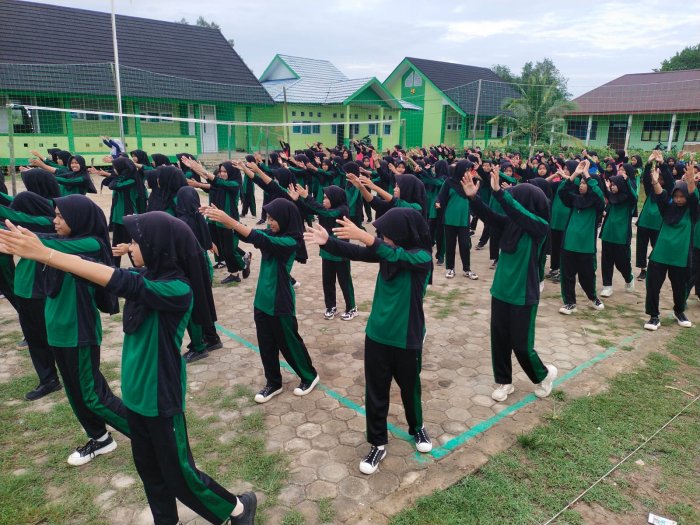 MTsN 3 Tanjung Jabung Timur Gelar Senam Pagi Sabtu untuk Jaga Kebugaran Siswa dan Guru