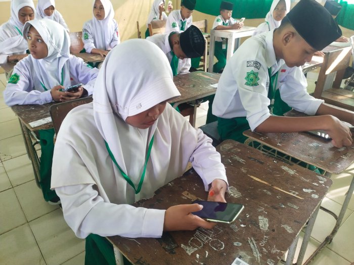 Tiga Tahun Berjalan, MTSN 3 Tanjung Jabung Timur Mantap Gelar Asesmen Akhir Semester Berbasis Android