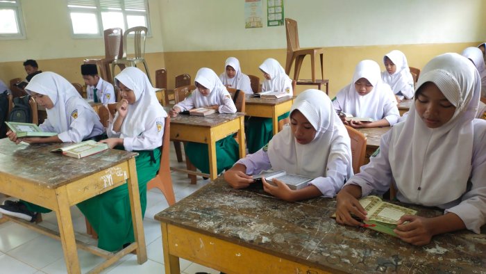 MTsN 3 Tanjung Jabung Timur Laksanakan Tadarus Al-Quran Sebelum KBM Selama Bulan Puasa