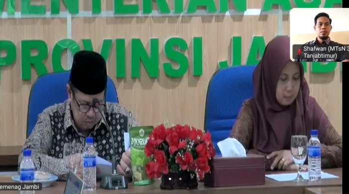 Kepala Madrasah dan Guru MTsN 3 Tanjung Jabung Timur Ikuti Zoom Kanwil Kemenag Provinsi Jambi
