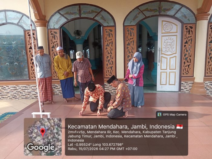Humas MTsN 3 Tanjung Jabung Timur Hadiri Cek Arah Kiblat di Masjid Agung Taqwa Darul Iman