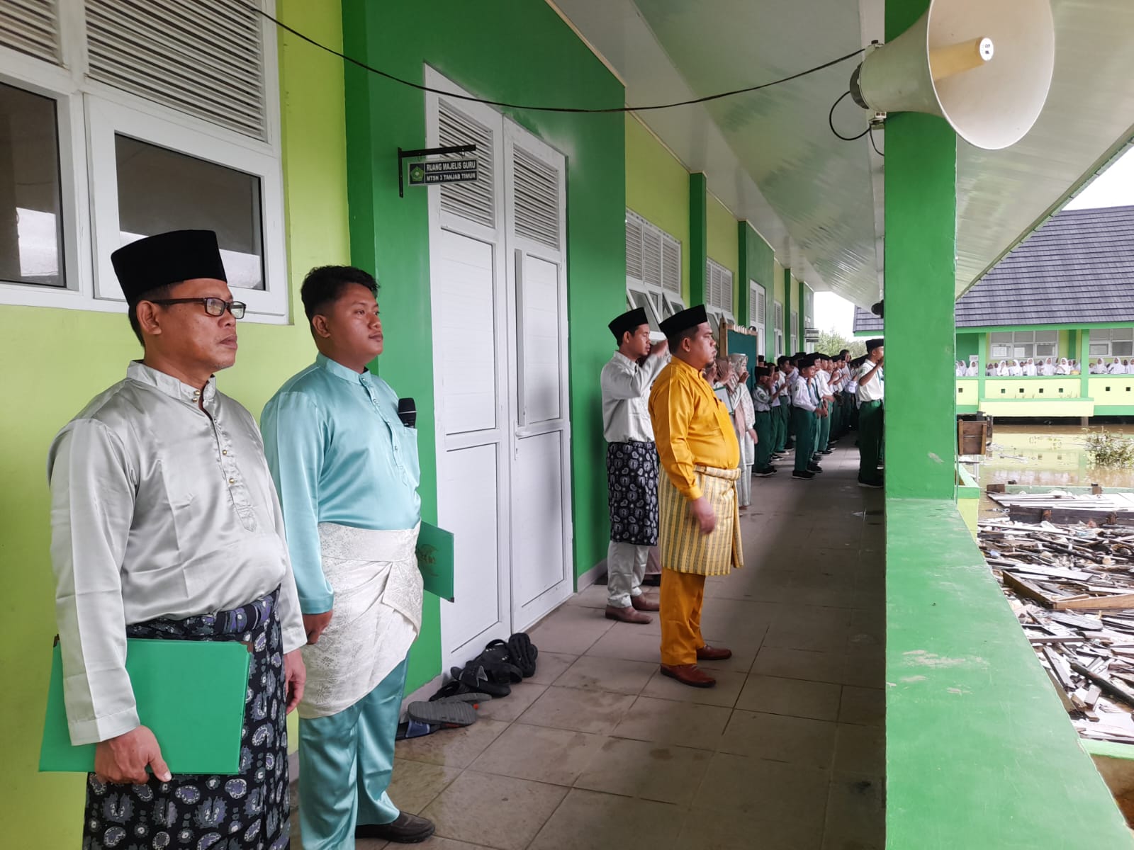 MTsN 3 Tanjung Jabung Timur laksanakan HUT Jambi ke 68