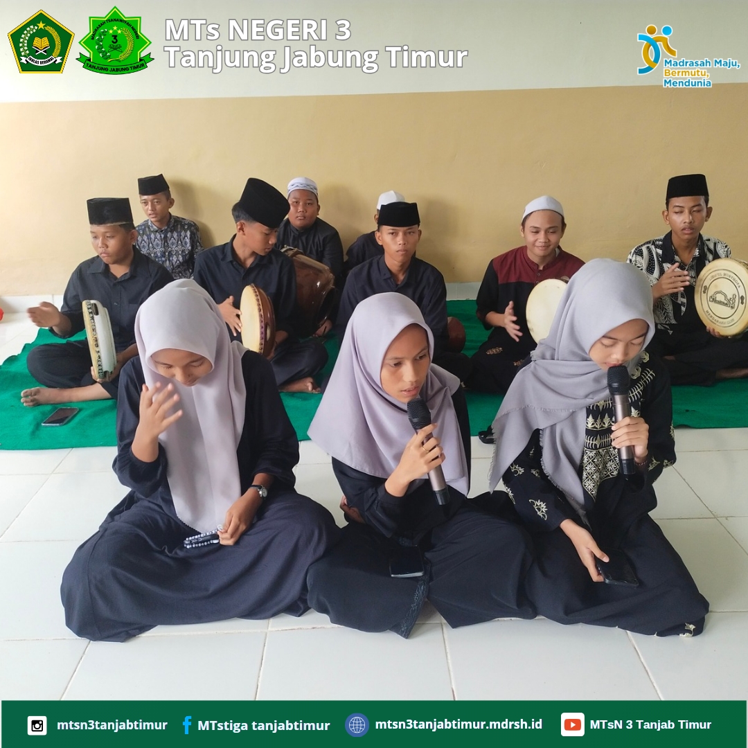 Tim Hadrah MTsN 3 Tanjabtimur Tampil Memukau dalam Peringatan Isra Mi'raj