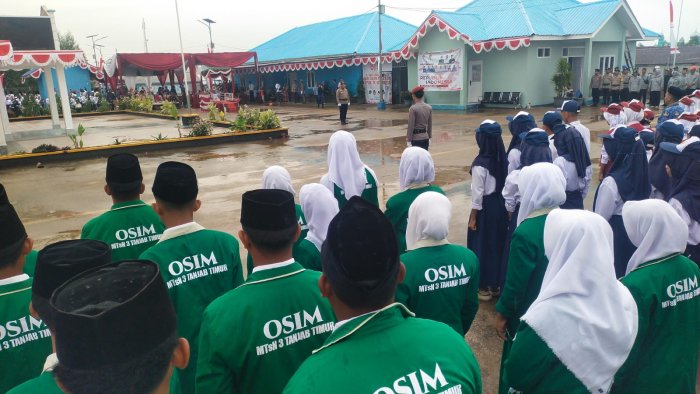 Khidmat dan Penuh Semangat, MTsN 3 Tanjung Jabung Timur Ikuti Upacara HUT RI ke-81 di Kuala Mendahara Khidmat dan Penuh Semangat, MTsN 3 Tanjung Jabung Timur Ikuti Upacara HUT RI ke-81 di Kuala Mendahara