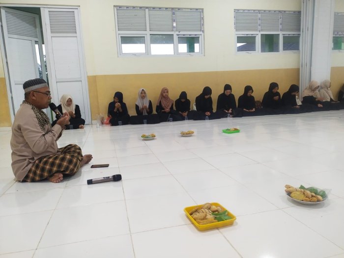 MTsN 3 Tanjung Jabung Timur Gelar Buka Puasa Bersama Keluarga Madrasah dan Siswa Kelas IX