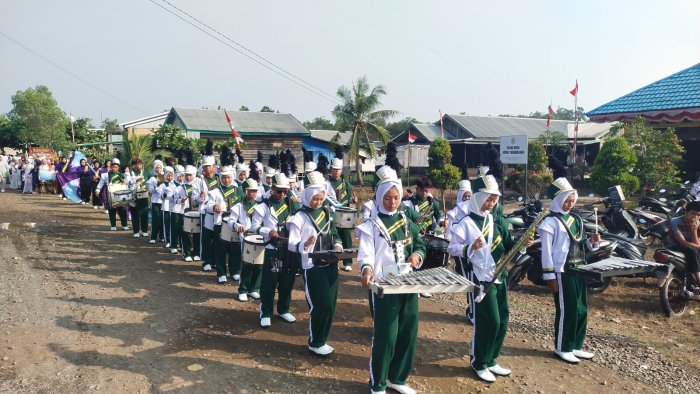 Semangat Kemerdekaan Membara, MTsN 3 Tanjung Jabung Timur Meriahkan Pawai HUT RI ke-81 Semangat Kemerdekaan Membara, MTsN 3 Tanjung Jabung Timur Meriahkan Pawai HUT RI ke-81