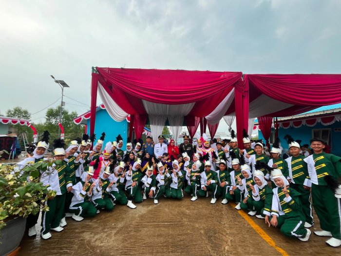 Drumband MTsN 3 Tanjung Jabung Timur Tampil Memukau di HUT RI ke-81 Drumband MTsN 3 Tanjung Jabung Timur Tampil Memukau di HUT RI ke-81