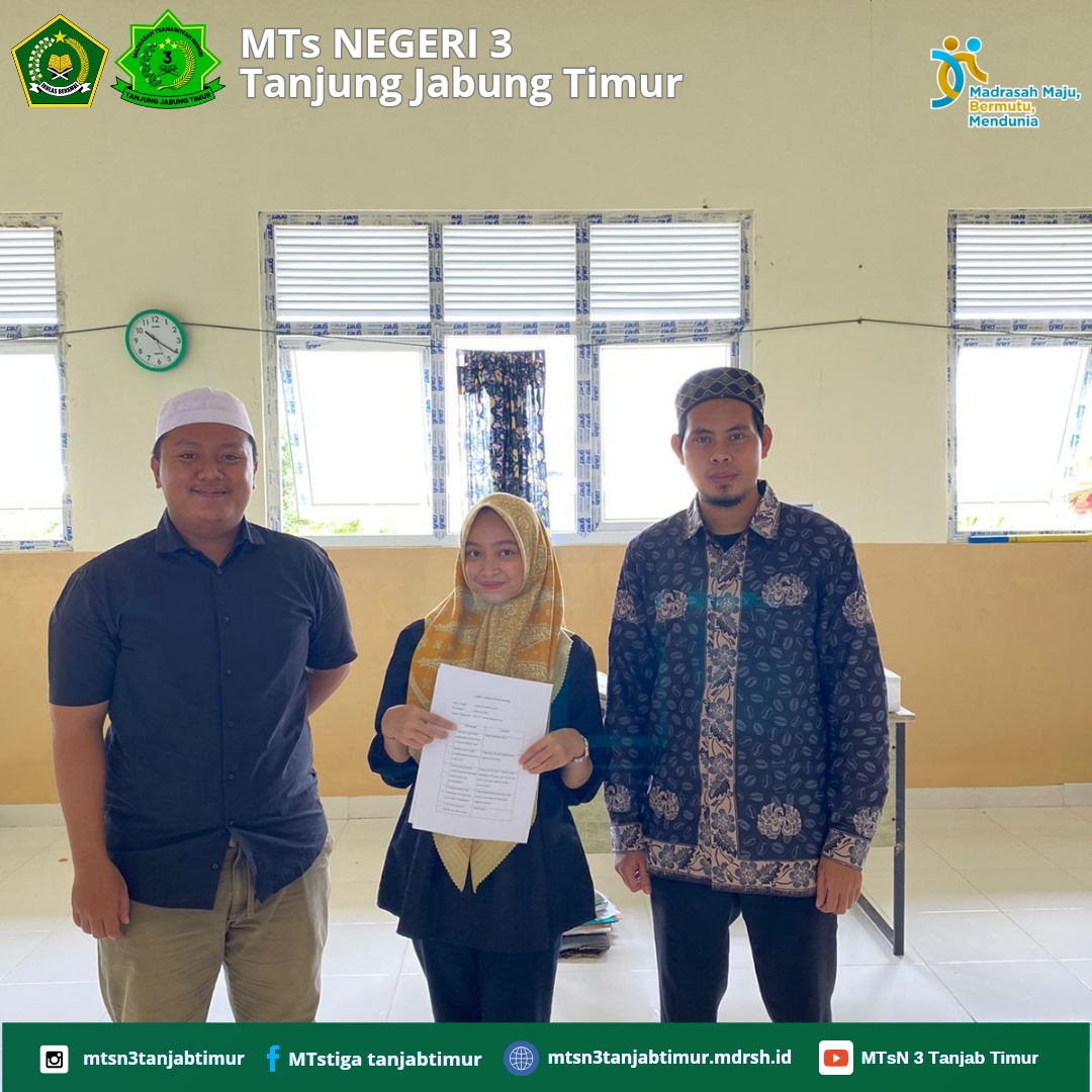 Mahasiswi Universitas Dinamika Bangsa Jambi Meneliti Web MTsN 3 Tanjung Jabung Timur Untuk Pembuatan Skripsi