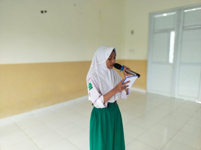 Merayakan HGN, MTsN 3 Tanjab Timur Hidupkan Apresiasi Guru Lewat Lomba Puisi