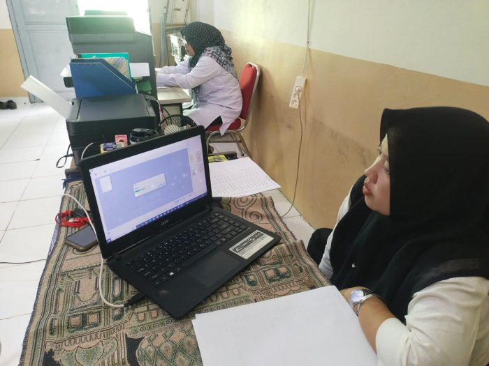 ASN MTsN 3 Tanjung Jabung Timur Matangkan Rekap Absensi dan SKP Tahunan