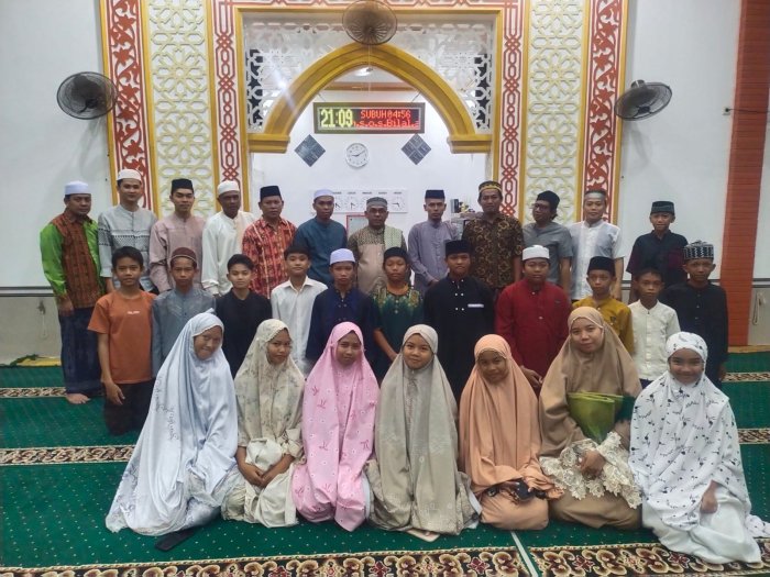 Penuh Hikmah, MTsN 3 Tanjung Jabung Timur Tutup Safari Ramadhan di Masjid Asy-Syuhada