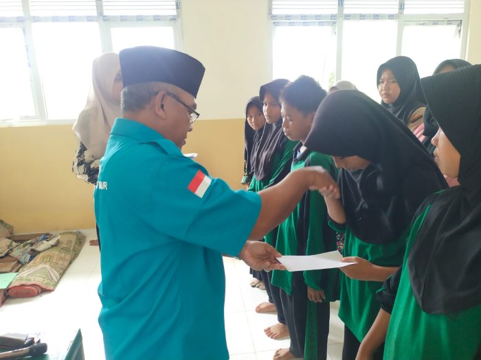 MTsN 3 Tanjung Jabung Timur Tebar Kepedulian, Zakat ASN Guru Disalurkan kepada 31 Siswa Kurang Mampu
