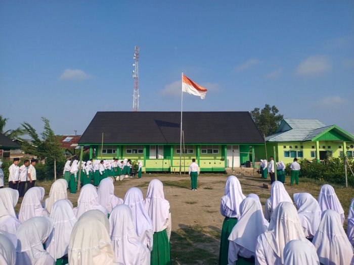 Upacara Bendera Senin di MTsN 3 Tanjung Jabung Timur, Disiplin dan Tata Tertib Jadi Sorotan