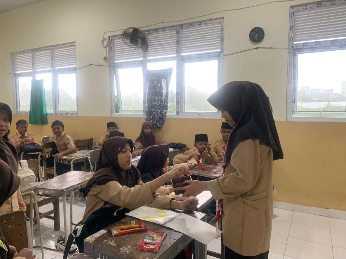 Peduli Sesama, MTsN 3 Tanjung Jabung Timur Galang Dana untuk Korban Kebakaran
