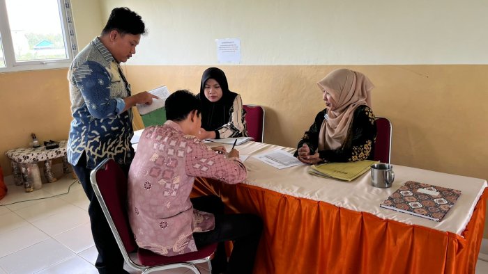 Monitoring PKH: Petugas Sosial Teliti Absensi Siswa MTsN 3 Tanjung Jabung Timur Selama Tiga Bulan